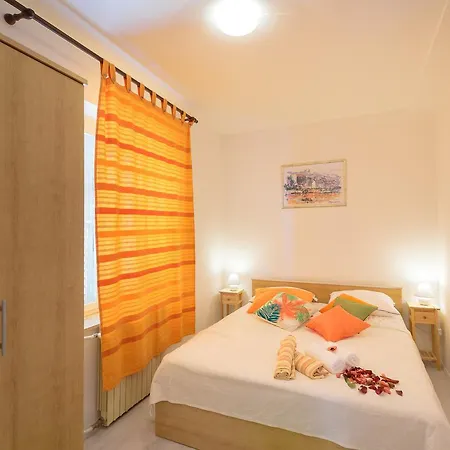 Διαμέρισμα Music