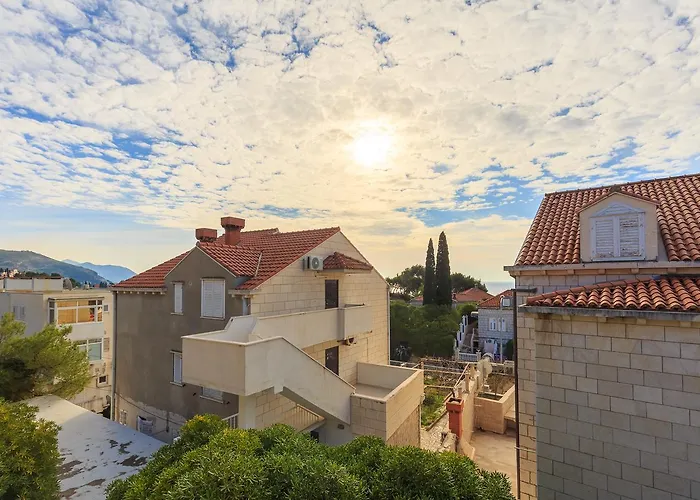 Music Διαμέρισμα *